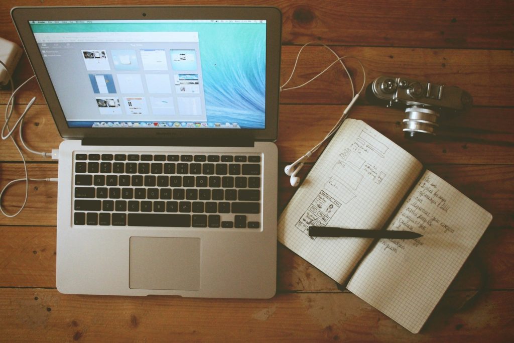 Guida alla gestione di un blog: i primi passi essenziali 1 home office 336581 1920 Guida alla gestione di un blog: i primi passi essenziali