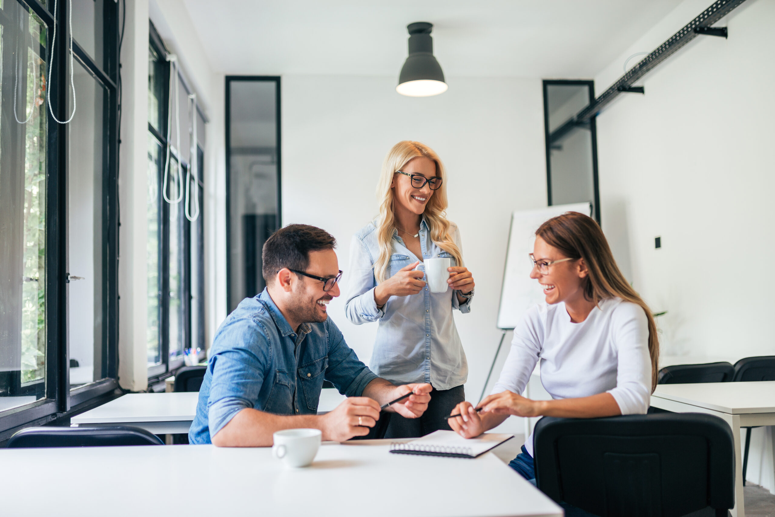 Agenzia Digital Marketing. In che modo il digital marketing può far crescere la tua azienda? Dove dovresti concentrarti prima? Le possibilità sono infinite. Ecco perché iniziamo sempre creando la tua strategia di digital marketing. Analizziamo il tuo target di riferimento e definiamo i tuoi obiettivi. Quindi, determiniamo approcci di marketing rilevanti per il tuo pubblico e adattati ai tuoi obiettivi.